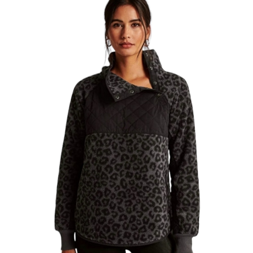 Abercrombie & Fitch fleece pullover size XL basically brand new worn 2-3 times.